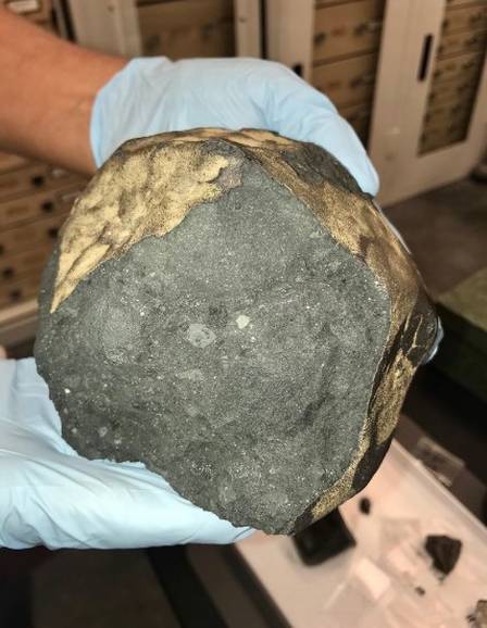 Meteorito que caiu na Indonésia em agosto