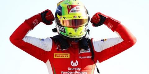 Mick Schumacher vence em Monza e entra na briga pelo título da Fórmula 2; brasileiros sofrem
